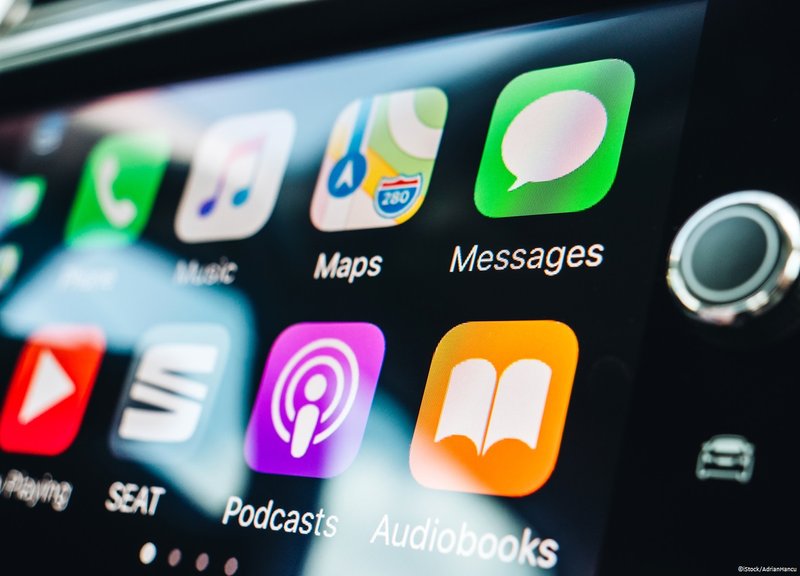 Consumers are more satisfied with Apple CarPlay over Android Auto